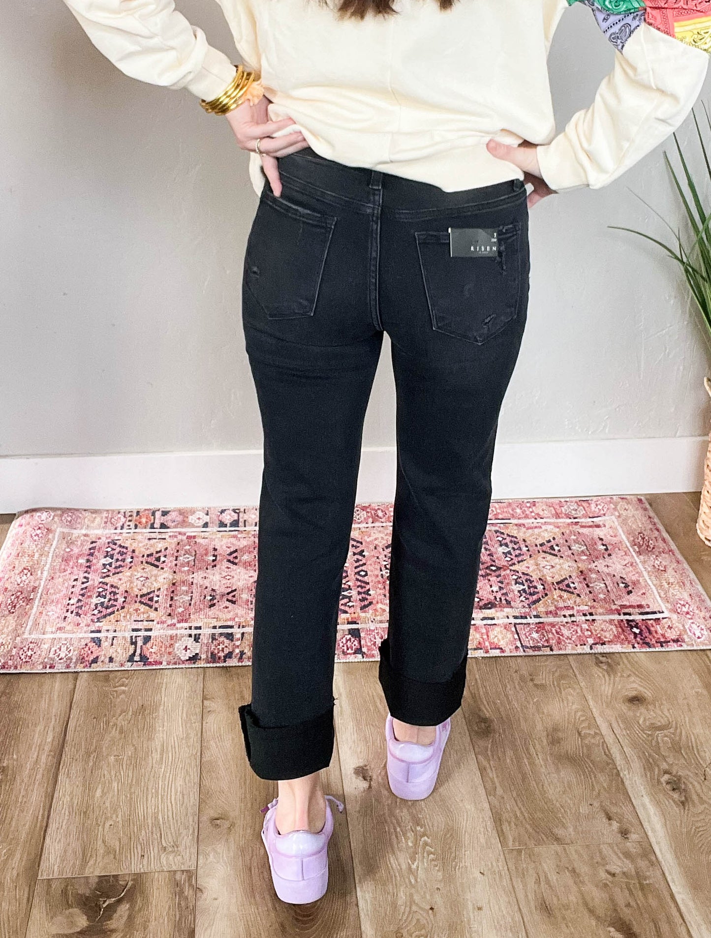 Risen Mid Straight Jeans