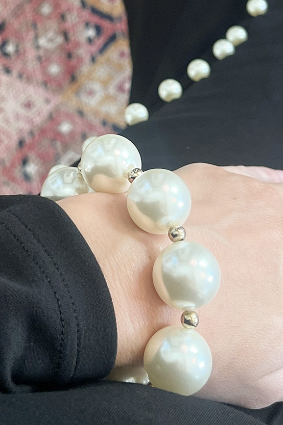 Oversized Pearl Bracelet